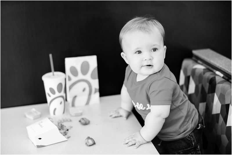 Children's 9-month-old milestone portraits. 